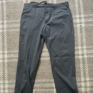 Uniqlo Smart Ankle Pant in Gray size L